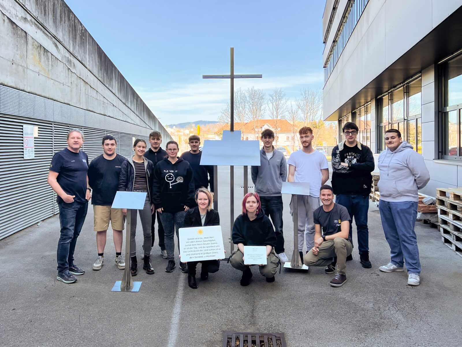 Projekt der Pfarre Neunkirchen: Sonnengesangsweg Projekt der Pfarre Neunkirchen: Sonnengesangsweg
